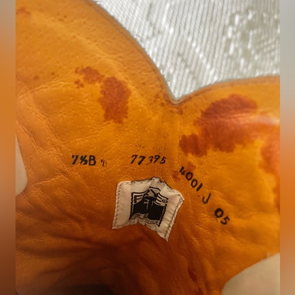 FRYE | Sabrina White Flower Campus Boots - Picture 4 of 4